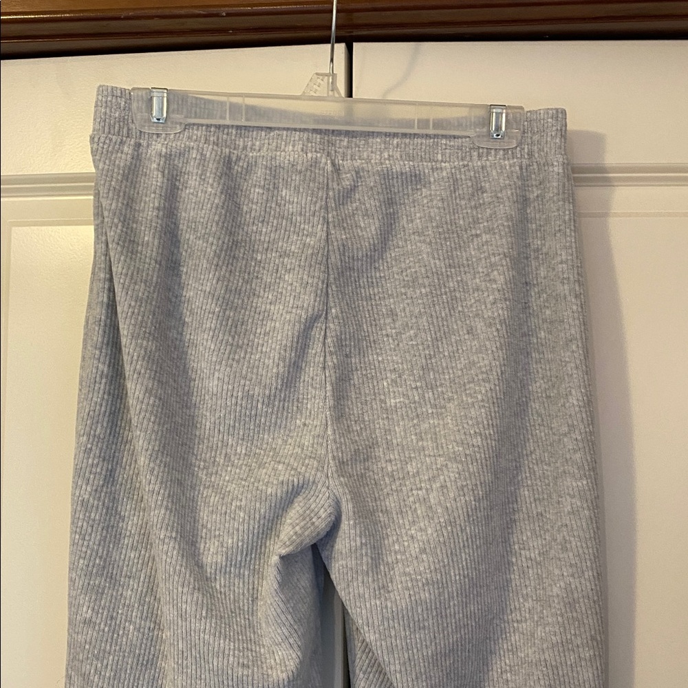 Aerie Groove On Ribbed Velour Flared Sweat Pants. Heather Gray. Size Medium. - Picture 7 of 11